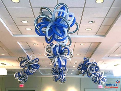 Balloon Chandelier Party Ideas, Balloon Clusters From Ceiling, Balloon Chandelier Diy, 260 Balloon Ideas, Ceiling Balloon Decorations, Pillar Decorations, Ceiling Balloons, Tent Decor, Balloon Chandelier