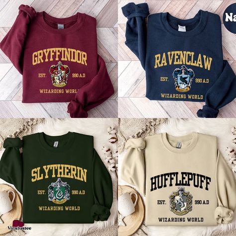 Harry Potter Matching Outfits, Harry Potter Diy Outfit, Casual Hufflepuff Outfit, Harry Potter Sweatshirts, Harry Potter Merchandise Clothes, Harry Potter Merch Aesthetic, Harry Potter Birthday Outfit, Harry Potter Things To Buy, Harry Potter Shirt Ideas