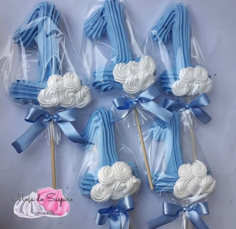 Meringue Lollipops, Meringue Pops, Meringue Cookie Recipe, Meringue Cookie, Pavlova Cake, Meringue Pavlova, Boy Baby Shower Centerpieces, Meringue Desserts, Pastry Design