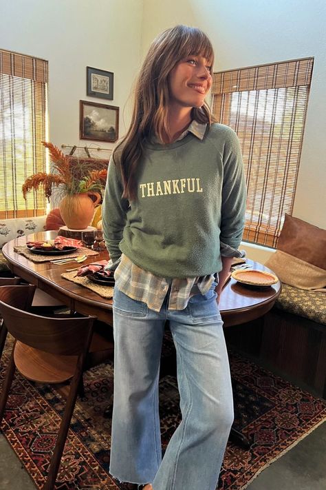 Denim with thankful crewneck layered over a flannel Flannel Layering Outfits, Flannel Outfits For Women, Blue Flannel Outfit, How To Style A Flannel, Styling A Flannel, Jean Shirt Outfits, Flannel Shirt Outfit, Crewneck Outfit, Flannel Outfit