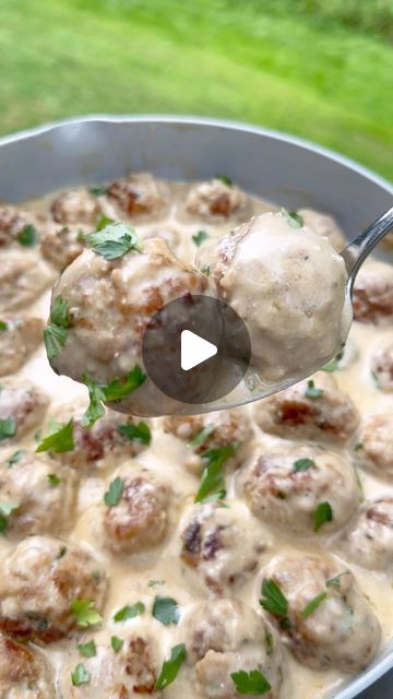 Aldentediva Recipes, Simple Swedish Meatballs Taste Of Home, Turkey Sweedish Meatballs, Crockpot Sweedish Meatballs, Easy Sweedish Meatball Sauce Recipe, Easy Sweedish Meatballs, Swedish Meatballs, Cooking Videos, Hearty Soups