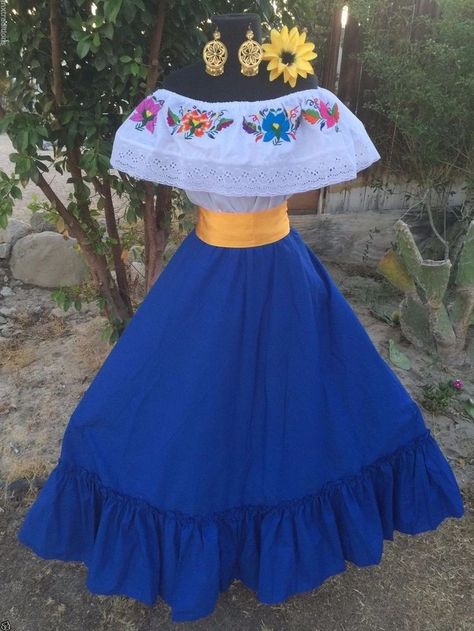 Mexican Dress Fiesta,5 De Mayo,Wedding ... 5 De Mayo Party Ideas, Mexican Birthday Parties, Traditional Mexican Dress, Mexican Embroidered Dress, Mexican Birthday, Fiesta Dress, Mexican Party Theme, Mexican Fashion, Fiesta Outfit