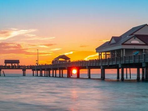 This Laidback Town May Be The Best-Kept Secret Destination On Florida's Gulf Coast - NewsBreak Rip Current, Florida Gulf Coast, River Flowing, Places In Florida, Gulf Coast Florida, Old Florida, Best Kept Secret, Haunted Places, Tropical Vacation