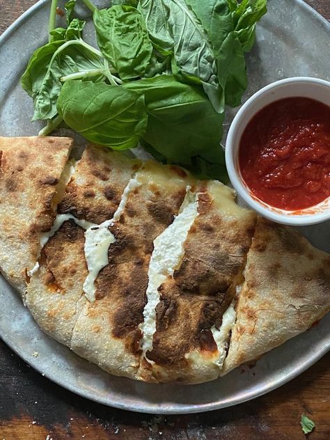 Cheese Calzone Recipe Ricotta, Calzone Recipe Ricotta, Calzone Recipe With Pizza Dough, Cheese Calzone Recipe, Recipes For Pizza, Cheese Calzone, Pizza Dough Recipes, Calzone Recipe, Pizza Making