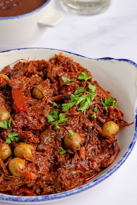 Ropa Vieja Recipe, Spanish Translation, Beef Chuck Roast, Plantains Fried, Slow Cook, Cooking With Olive Oil, Shredded Beef, Beef Chuck, Green Olives