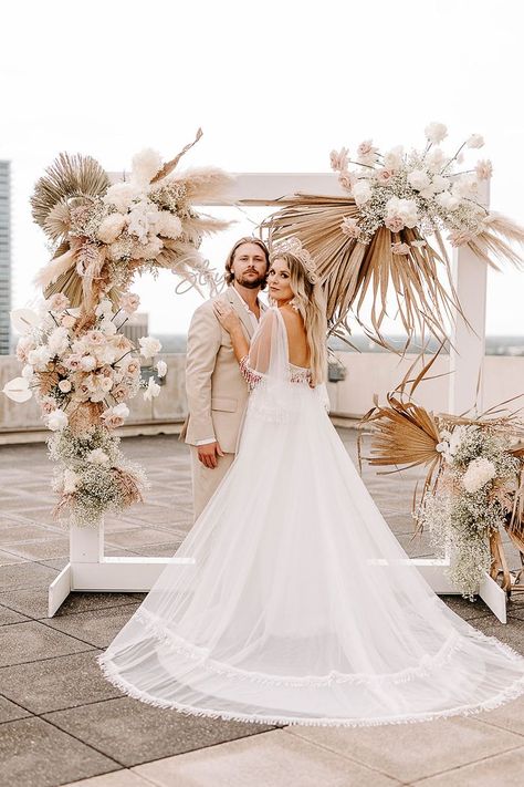 Incredibly neutral and gorgeous, a combo of dried foliage and fresh florals make for the perfect modern boho ceremony backdrop | Image by Stephanie Velez Puff Sleeve Wedding Dress, Boho Backdrop, Young Wedding, Wedding Dress Boutiques, Rooftop Wedding, Luxury Weddings, Ceremony Arch, Orlando Wedding, Green Wedding Shoes