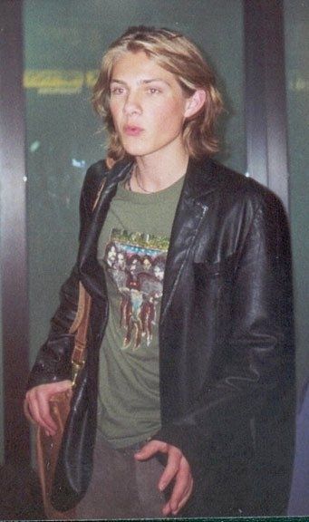 An odd picture of Taylor, but I love him anyways! I like his shirt too. But I Love Him, Blonde Hair Boy, Taylor Hanson, Long Blond, Boys Long Hairstyles, 90s Hairstyles, Blonde Boys, Blonde Guys, Dirty Blonde