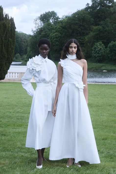 Elie Saab Resort 2025, Elie Saab Ready To Wear, Elie Saab Resort, Resort 2025, Fashion Creator, Minimalist Bride, Custom Clothing, Cotton Poplin Shirt, Elie Saab