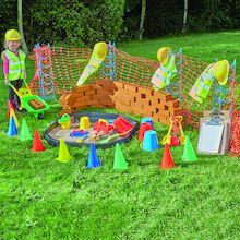 Construction Area Early Years Outdoor, Outdoors Eyfs, Role Play Areas Eyfs, Outdoor Eyfs, Play Provocations, School Outdoor Area, Role Play Ideas, Eyfs Outdoor Area, Outdoor Learning Spaces