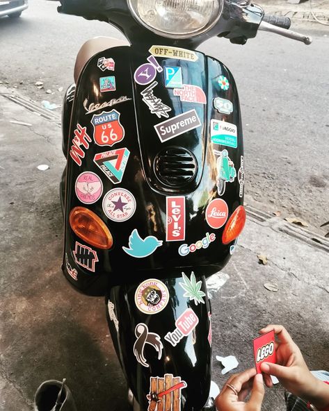 Vespa et2 50cc Vespa 50cc, Vespa Et2, Scooter Girl, White P, E Scooter, Vera Bradley Backpack, Scooters, Street Art, Quick Saves