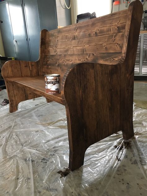 DIY Church Pew - Free Plans - 2x10x8 (2), 2x2x8 (2), 1x10x10 (1), 1x6x10 (2), 1x2x6 (2) + pocket screws, brad nails, wood screws (2 1/2" and 2"), wood glue, wood filler, pocket hole plugs Church Pew Bench, Diy Bank, Wood Furniture Plans, Pocket Screws, Church Pew, Brad Nails, Bench Plans, Diy Bench, Diy Holz