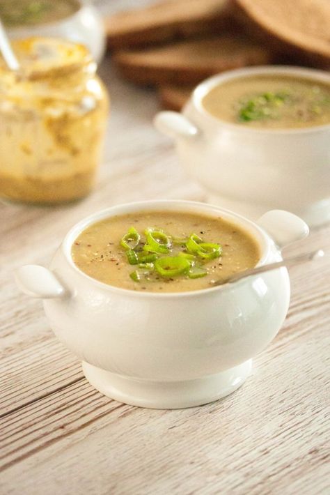 This hearty potato and mustard soup is easily made and needs very few ingredients, but you shouldn't underestimate it. Simple dishes can be delicious, and this one proves it. Dutch Mustard Soup Recipe, Mustard Soup, Simple Dishes, Picture Diary, Soups Stews Chilis, Soup Maker, Autumn Recipes, European Cuisine, Soup Kitchen