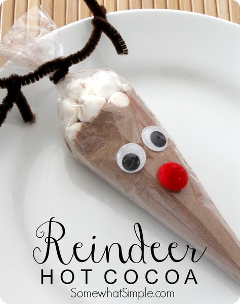 Reindeer Hot Cocoa Bags, super cute teacher or neighbor Christmas gift Rudolph Crafts, Reindeer Hot Chocolate, Reindeer Craft, Navidad Diy, Christmas Goodies, Christmas Activities, Xmas Crafts, Holiday Treats, Christmas Treats