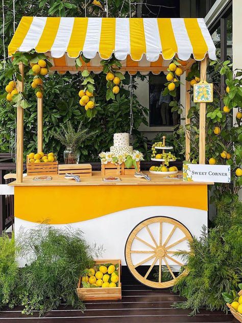 Wedding Menu Ideas, Champagne Decor, Diy Lemonade Stand, Diy Lemonade, Hot Wedding, Italian Party, Sweet Corner, Best Wedding Colors, Booth Decor