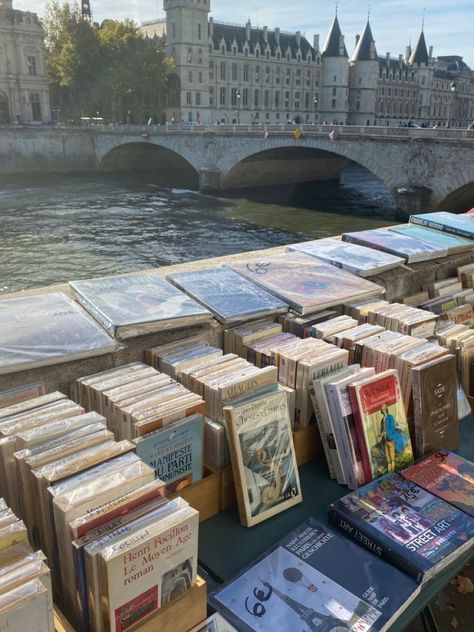 Classy Book Aesthetic, Downtown Paris Aesthetic, Parisian Artist Aesthetic, French Book Aesthetic, French Life Aesthetic, Travel Writer Aesthetic, Summer Paris Aesthetic, Studying In Paris, French Artist Aesthetic