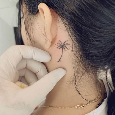 21 Powerful Palm Tree Tattoo Ideas For Lasting Summer Vibes Palm Tree Tattoo Ideas, Tattoo Behind The Ear, Tree Tattoo Ideas, Tree Tat, Tree Sleeve Tattoo, Tree Tattoo Back, Scene Tattoo, Small Palm Trees, Sunset Tattoos