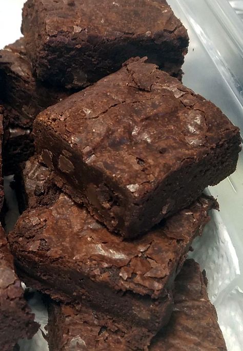 Brownies Using Oil, Brownies With Olive Oil, Brownies With Oil Instead Of Butter, Brownie Recipe With Oil, Cookies With Olive Oil, Quick Brownie Recipe, Olive Oil Brownies, Oil Brownies, Yummy Brownies