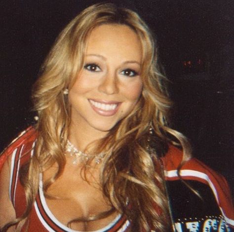 Mariah Carey Pfp, Mariah Carey Icons, Mariah Carey 2000s, Glossy Lips Makeup, Twin Mom, Glossy Lips, Mariah Carey, Actresses, Hair