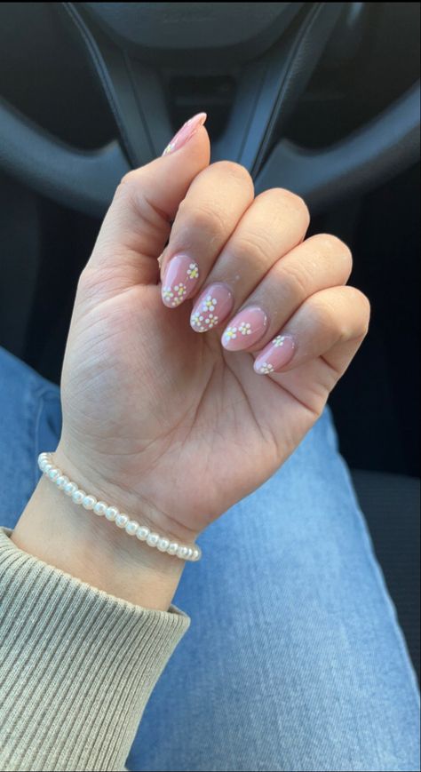 Small oval shaped flower nails Oval Nails, Flower Nails, Cosmetology, Oval Shape, Summer Nails, Nails, Beauty, Quick Saves