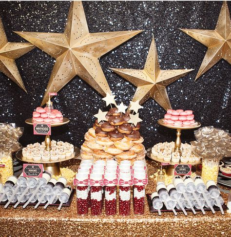 Operation Shower: A Star is Born Hollywood Baby Shower (Part 1 – Theme & Decor) Hollywood Food, Oscars Party Ideas, Donut Tower, Hollywood Party Theme, Red Carpet Party, Dessert Station, Themed Food, Hollywood Theme, Hollywood Party