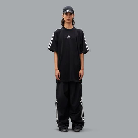 adidas Trefoil Oversized T-Shirt - Black | adidas UK Adidas T Shirt Outfit, Adidas Tshirt Outfit, Adidas Tshirt Men, Balenciaga Outfit, Balenciaga Adidas, Adidas Tshirt, Shirt Outfit Men, Adidas Tee, Adidas Trefoil