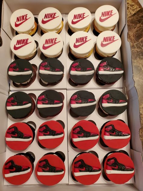 Nike cupcakes Sneaker Ball Cake Pops, Nike Themed Cupcakes, Nike Cupcakes Cake Ideas, Jordan 1 Birthday Theme, Nike Party Ideas, Nike Cupcakes, 17th Birthday Ideas For Boys, Nike Cake Ideas Birthdays, Nike Theme Party Birthdays