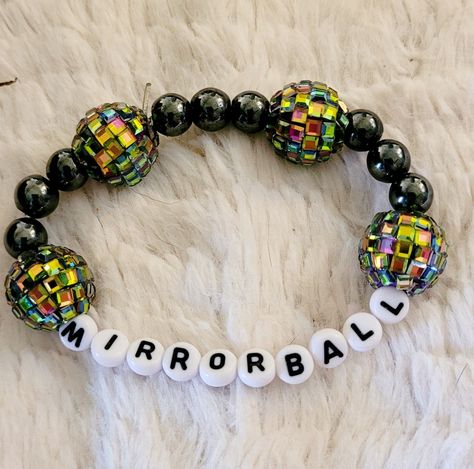 Mirrorball Friendship Bracelet, Birthday Party Ideas Taylor Swift, Mirrorball Bracelet, Taylor Swift Bracelet Ideas Funny, Taylor Swift Bracelet Ideas, Friendship Bracelets Taylor Swift, Taylor Swift Mirrorball, Taylor Swift Birthday Party, Taylor Swift Friendship Bracelets