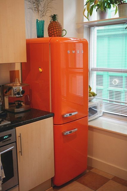 Метафорические Карты Orange Smeg Fridge, Kitchen Smeg Fridge, Orange Fridge, Kitchen Smeg, Smeg Fridge, Smeg Appliances, Retro Fridge, Orange Kitchen, Kitchen Refrigerator