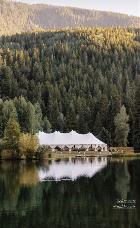 Wedding Venue Montana, Western Lake Wedding, Country Mountain Wedding, Colorado Outdoor Wedding, Colorado Forest Wedding, Summer Colorado Wedding, Banff Wedding Venues, Classy Mountain Wedding, Mountain Wedding Fall