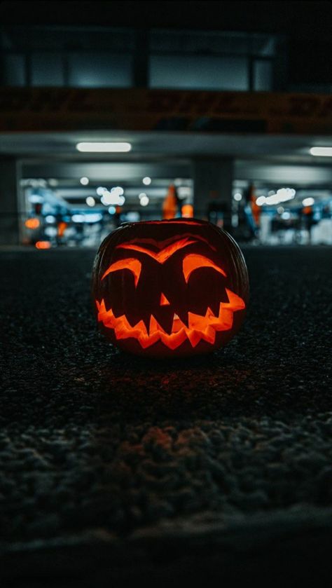 Lando Norris, Halloween Pumpkin, Formula One, Pumpkin Carving, Halloween Pumpkins, Formula 1, Carving, Halloween