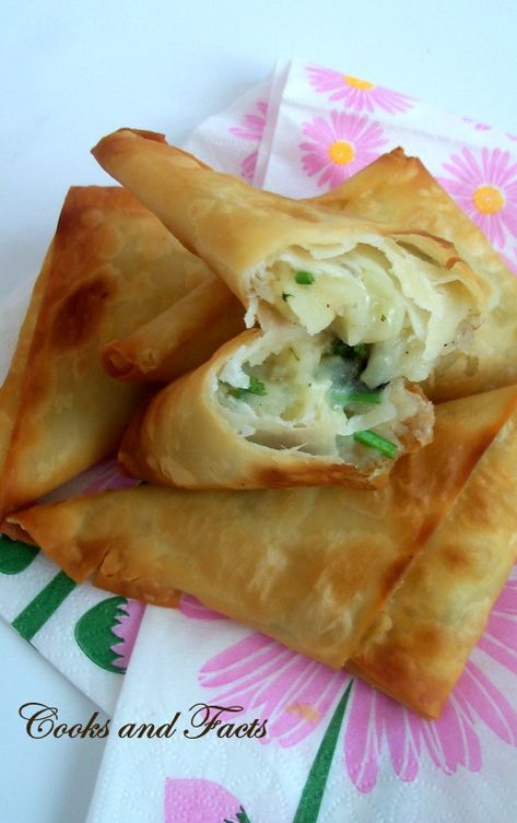 Cheese Samosa, Fried Pastry, Turnover Recipes, Healthy School Snacks, Samosa Recipe, Iftar Recipes, Puff Pastry Recipes, All Purpose Flour, Ramadan Recipes