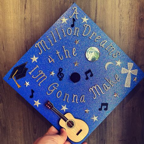 Graduation cap idea Greatest Showman Graduation Cap, How To Train Your Dragon Graduation Cap, Senior Year Diy, Graduation Cap Decoration Diy, Grad Cap Designs, Cap Decoration, Cap Ideas, Graduation Cap Decoration, Cap Decorations