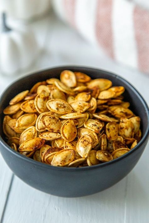 Pumpkin Seed Recipes Cinnamon, Maple Roasted Pumpkin Seeds, Savory Pumpkin Seeds, Spicy Roasted Pumpkin Seeds, Perfect Pumpkin Seeds, Healthy Crunchy Snacks, Fall Recipes Snacks, Pumpkin Roasted, Carnival Squash