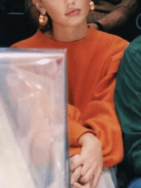 Orange Jumper Outfit Winter, Burnt Orange Summer Outfit, Orange Accent Outfit, Orange Clothing Aesthetic, Orange Sweater Aesthetic, Dark Orange Outfit, Orange Jumper Outfit, Orange Outfits Aesthetic, Burnt Orange Clothes