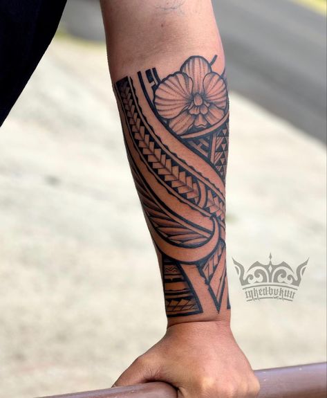 Womens Polynesian Tattoo Sleeve, Hawaiian Half Sleeve Tattoo Women, Tongan Tattoo Sleeve, Hawaiian Tattoos For Women Half Sleeves, Hawaiian Women Tattoos, Samoan Tattoo Women Arm, Samoan Tattoos For Women, Polynesian Forearm Tattoo Women, Hawaiian Sleeve Tattoo Women