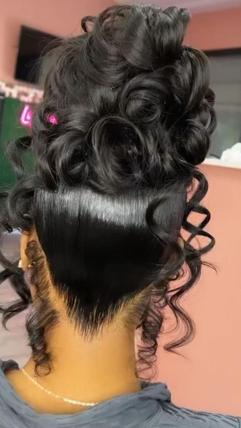 Reverse Gray Hair, Black Ponytail, Weave Ponytail Hairstyles, Sleek Ponytail Hairstyles, Black Ponytail Hairstyles, Birthday Hairstyles, Instagram Baddie, Hoco Makeup, Makeup Homecoming