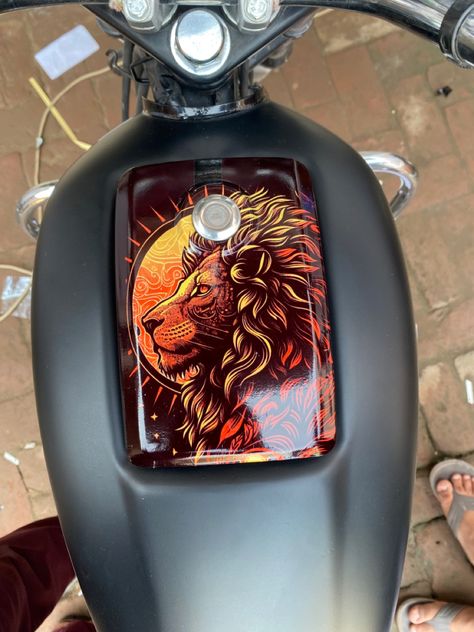 Splendor Tank Sticker, Hero Honda Splendor, Splendor Modified, Splendor Plus, Bike Stickers Design Ideas, Hero Splendor, Hero Honda, Full Black Wallpaper, Bike Modification