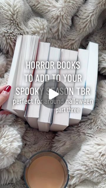 Best Vampire Books, Scary Books For Adults, Horror Book Recommendations, Scary Books To Read, Horror Books To Read, Best Horror Books, Cozy In Bed, Creepy Books, Watching Horror Movies