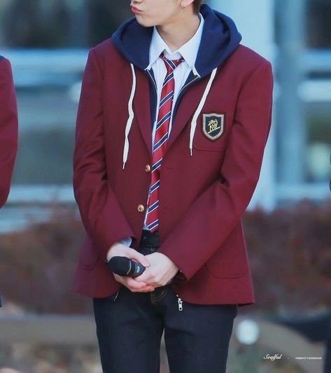 Highschool Uniforms Aesthetic, Korean Uniform Male, Male School Uniform Aesthetic, Korean School Uniform Men, Uniform Outfits Men, Dark Academia Uniform, Male School Uniform, Red School Uniform, Male Uniform