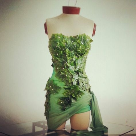 Diy Poison Ivy Costume, Poison Ivy Halloween Costume, Pixie Costume, Poison Ivy Costume, Purim Costumes, Handmade Halloween Costumes, Ivy Costume, Poison Ivy Cosplay, Poison Ivy Costumes