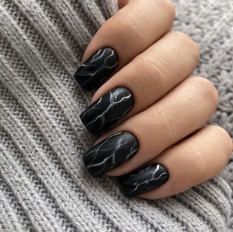 Black Nails Alternative, Dark Manicure Short Nails, Classy Nails Squoval, Gothic Nails Short Square, Goth Black Nails Short, Simple Black Cat Nails, Dark Nail Designs Gothic Short, Simple Black Nail Designs, Art Nail Ideas