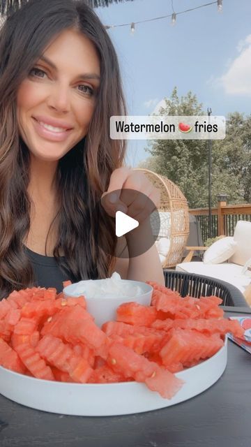 Amanda Albrecht Illinois Realtor + Content Creator on Instagram: "Watermelon 🍉 fries the best treat on those hot days! 

Cut a watermelon in 1 inch pieces and use a crinkle cutter to form your fries. Place in the freezer on hotter days. 

Coconut lime dip:
1 cup Coconut Yogurt
1 Lime zest and juice
1 Tbsp Honey

Save for later and share with a friend! 
.
.
.
#summertime #watermelon #watermelonfries #healthysnacks #summervibes #watermelon🍉 #momapproved #realtor #poolsnacks #beachday #bbq #napervillemoms #momsofinstagram #realtormom #socialrealtor #realtorreels #chicagomoms #homehack #kidapproved #yum #summerideas #healthyeating #realtorstyle #sellingthesuburbs #bestofplainfield #plainfieldillinois" Coconut Lime Dip, Watermelon Fries, Realtor Content, Lime Dip, Cut A Watermelon, Pool Snacks, Cut Watermelon, Coconut Yogurt, Lime Zest