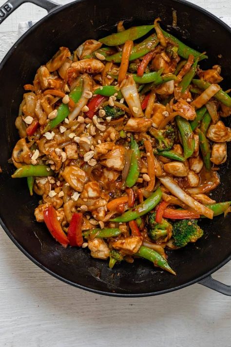 Thai Chicken Broccoli Stir Fry, Thai Chicken Recipes Stir Fry, Thai Dinners, Feelgoodfoodie Recipes, Stir Fry Ideas, Peanut Sauce Stir Fry, Peanut Chicken Stir Fry, Thai Chicken Stir Fry, Thai Peanut Chicken