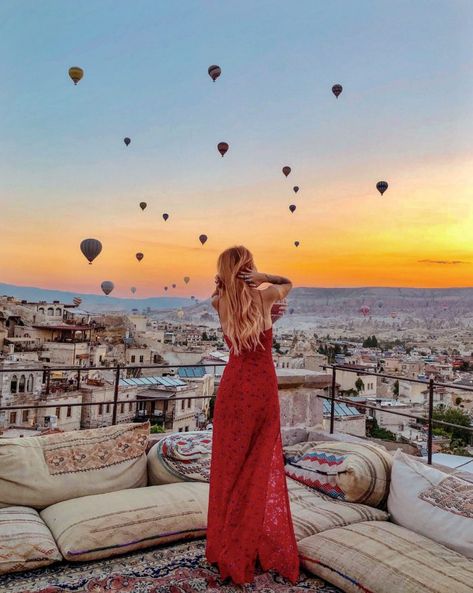 A WEEK IN TURKEY - OUTFITS - LE HAPPY : LE HAPPY Turkey Fashion, Turkey Vacation, Istanbul Fashion, Istanbul Photography, Turkey Destinations, Cappadocia Turkey, Istanbul Travel, Le Happy, Trip Outfits