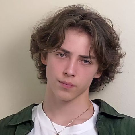 Steven Quoc Vo, Androgynous Haircut, Surfer Hair, Tyler James, Mens Hairstyles Thick Hair, Wavy Hair Men, Hair Inspiration Short, Men Haircut Styles, Corte De Cabelo Masculino