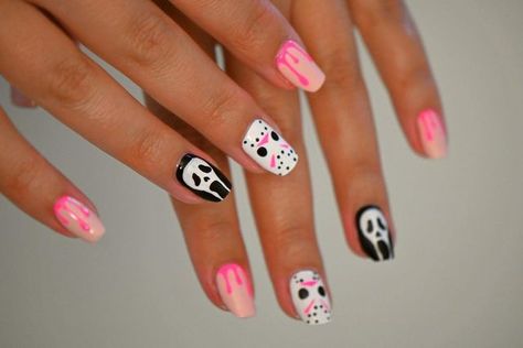 Spooky Nails Ghostface, Pink And Black Halloween Nails Short, Pink Scream Nails Short, Halloween Characters Nails, Ghostface Nails Pink, Pink White Black Nails, Light Pink Halloween Nails, Short Scream Nails, Pink Ghost Face Nails