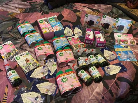 A WOMAN has left people laughing after showing off her MASSIVE haul of air fresheners. Caroline popped into her local Asda in Leckwith, Cardiff, and was delighted to see her favourite household smellies discounted to between 50p and £3 each. So, she decided to clear the shelf – and posted pictures of her epic haul […] Stacey Solomon, Extreme Couponing, People Laughing, Cardiff, Air Fresheners, A Woman