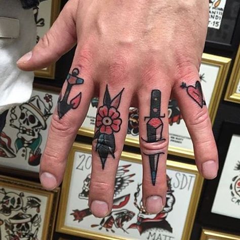 Fingers Tattoo, Contemporary Tattoo, Sailor Jerry Tattoo Flash, Traditional Hand Tattoo, Left Arm Tattoos, Beginner Tattoos, Traditional Style Tattoo, Finger Tats, Knuckle Tattoos