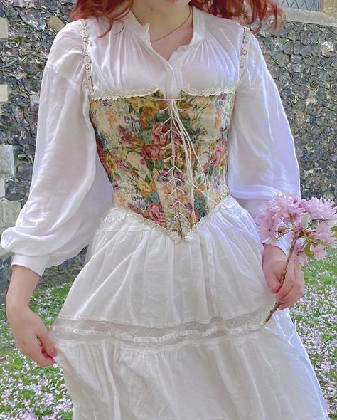 #lightacademia #darkacademia #fairycore #fairy #cottagecore #cottage #grungefairycore #grungecore #twilightcore #princesscore #royalcore Corset Outfits, Fashion Corset, Corset Outfit, Floral Vests, Fairy Cottage, Floral Corset, Lace Vest, Vintage Corset, Lace Corset