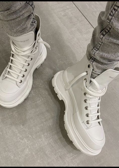 Fashion Boots Men, Mens White Boots, Boots Men Outfit, Boots Outfit Men, Mens Boots Fashion, Men Stylish Dress, Black Men Street Fashion, Guys Clothing Styles, Mens Pants Fashion